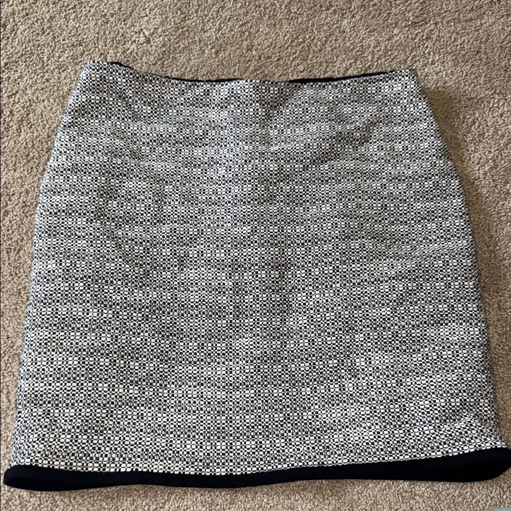 White House Black Market Monochrome Pencil Skirt